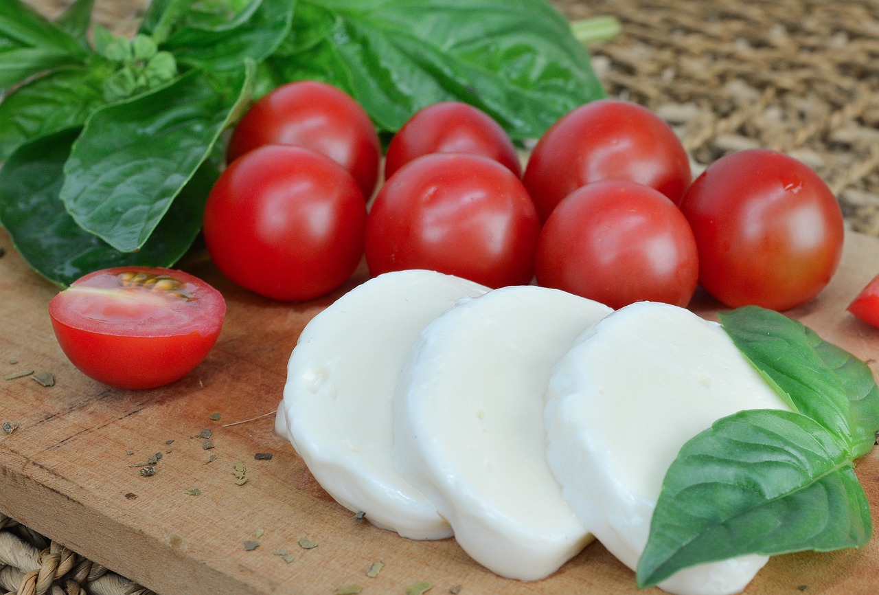 mozzarella-4040896_1280.jpg