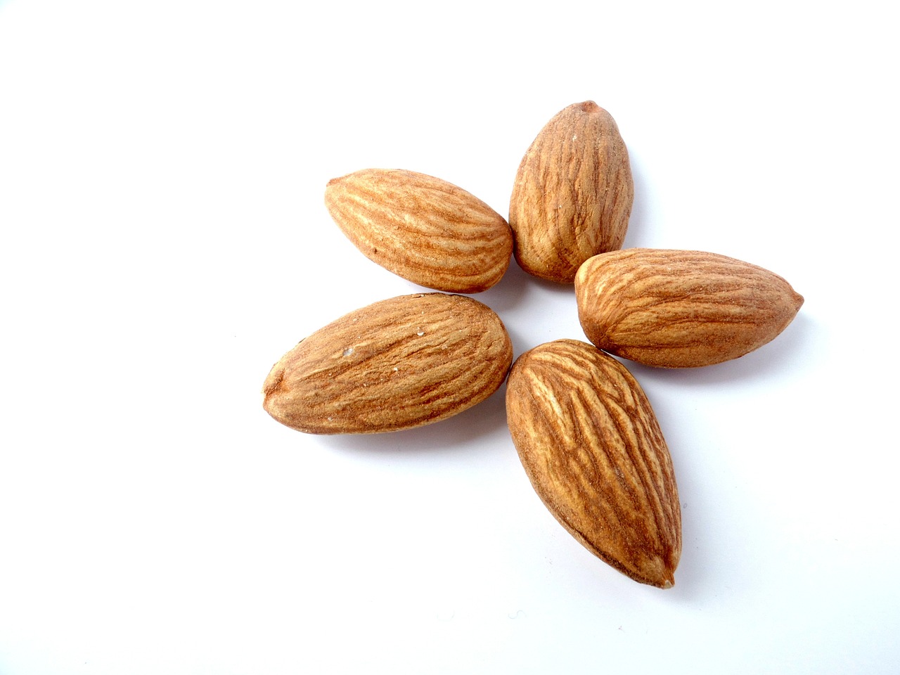 almond-1569246_1280.jpg