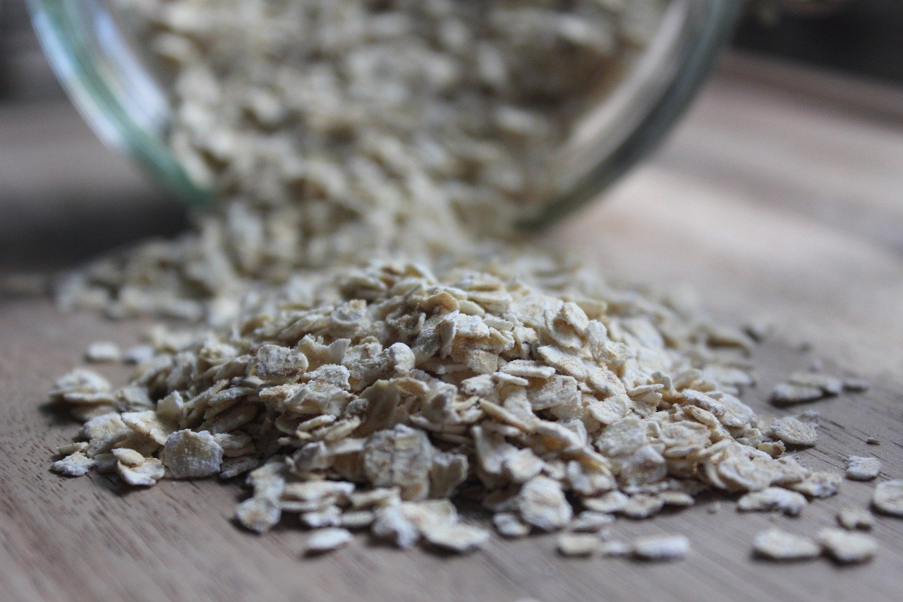 oatmeal-8319100_1280.jpg