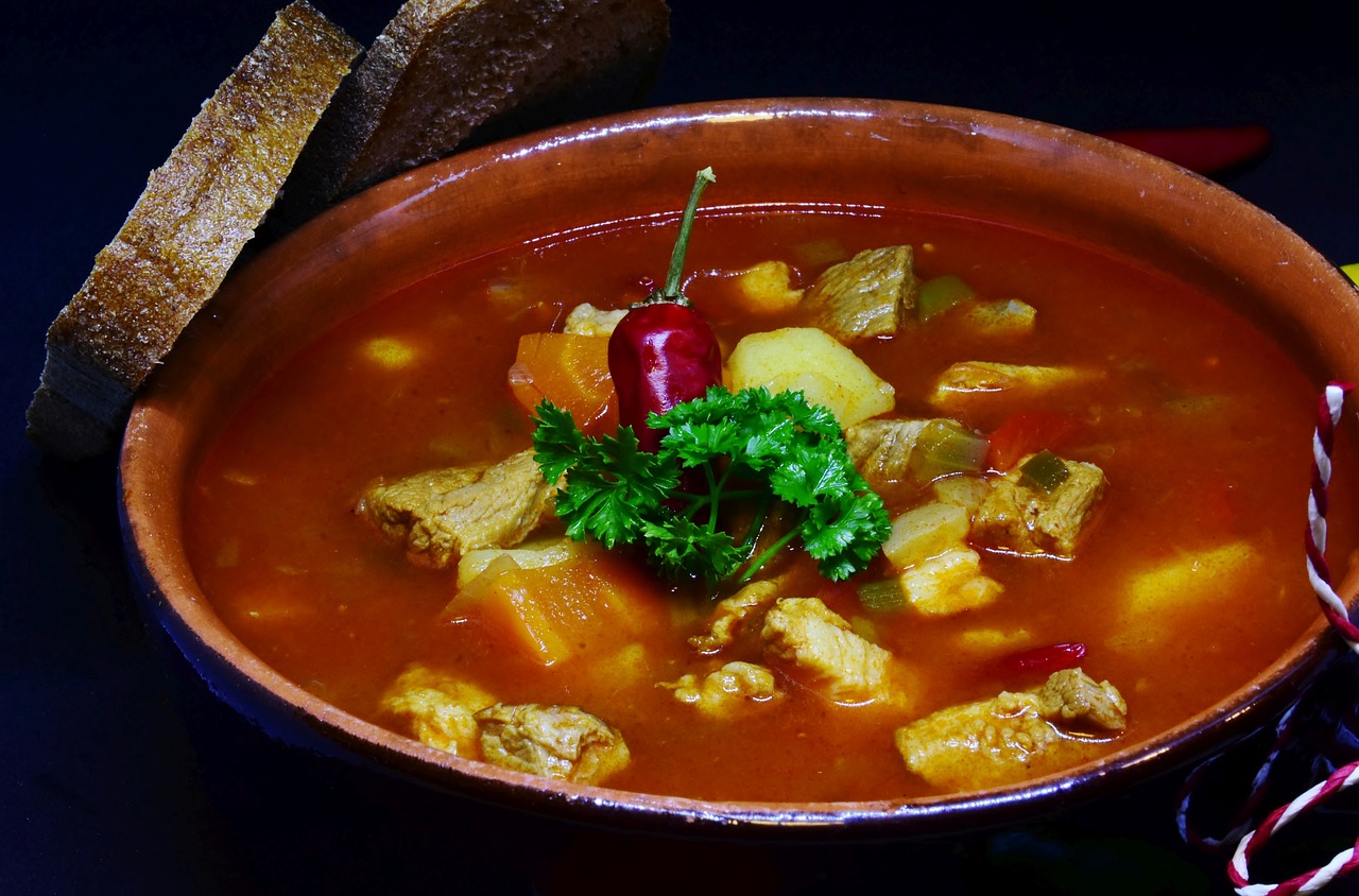 goulash-soup-3773134_1280.jpg