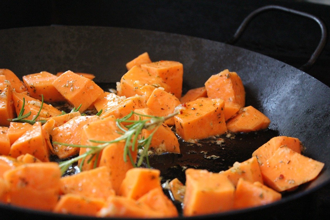 sweet-potatoes-8295778_1280.jpg