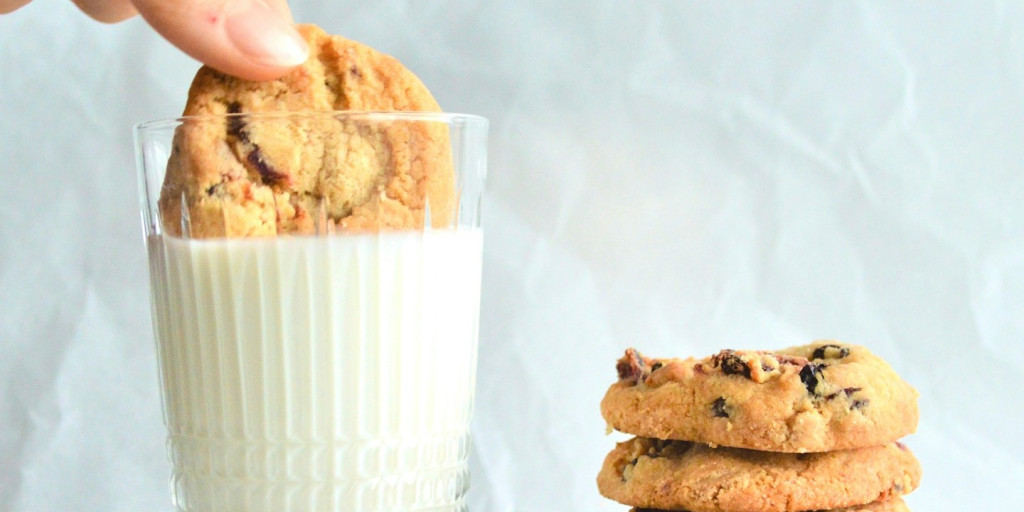 10 Foods That Trigger Lactose Intolerance & 10 To Eat Instead