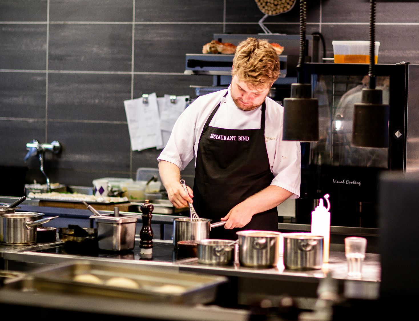 The Impact Of Food Influencers On The Restaurant Industry - TheSpicyChefs